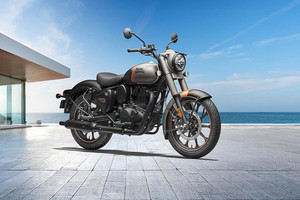 Royal Enfield Classic 350 Dark On road Price, Specifications