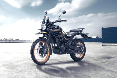 रॉयल एनफील्ड हिमालयन 450 Front Left Quarter View रॉयल एनफील्ड हिमालयन 450 Front Left Quarter View