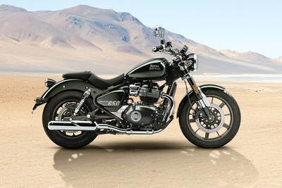 Royal Enfield Super Meteor 650 Right Side View