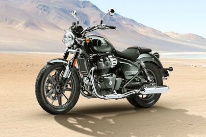 Royal Enfield Super Meteor 650 Front Left Quarter View Royal Enfield Super Meteor 650 Front Left Quarter View