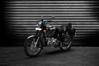 रॉयल एनफील्ड बुलेट 500 Front Left Quarter View