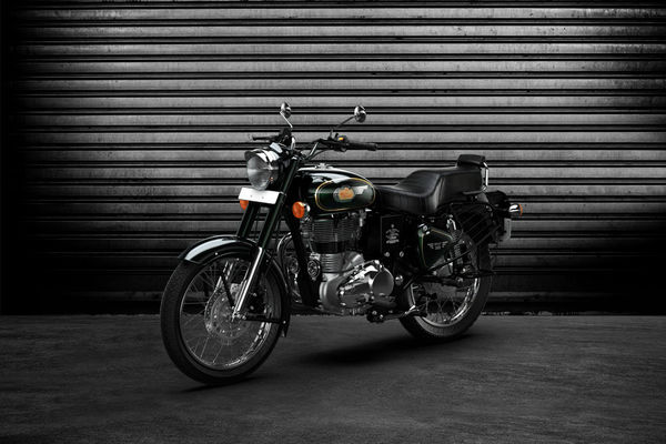 Royal Enfield Bullet 500 Front Left Quarter View
