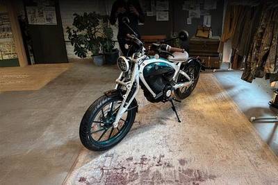 Royal Enfield Flying Flea C6 Front Left View