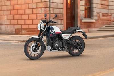 Royal Enfield Scram 440 Front Left Quarter View Royal Enfield Scram 440 Front Left Quarter View