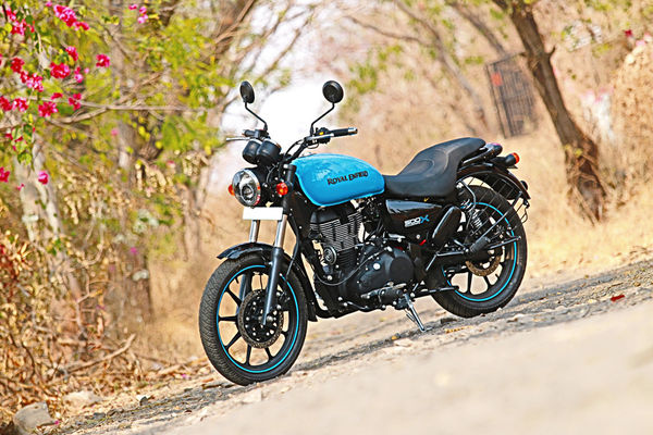 Royal Enfield Thunderbird 500X Front Left Quarter View