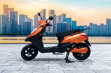 https://cdn.bikedekho.com/processedimages/shema-e-vehicle/shema-zoom/640X309/shema-zoom62b2cf67eef02.jpg