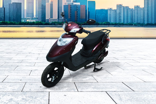 Shema Zoom Front Left Quarter View