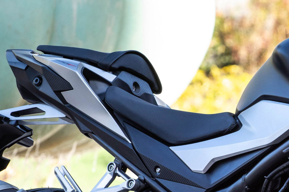 Honda CB500F image 9