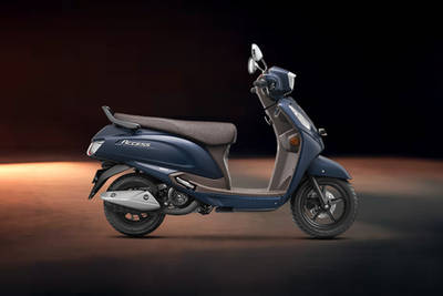 Suzuki Access 125 Right Side View