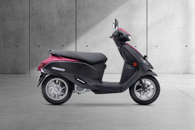 Suzuki e Access दाईं ओर का दृश्य