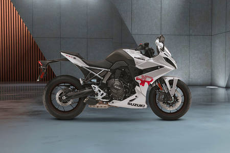 Suzuki GSX-8R Right Side View