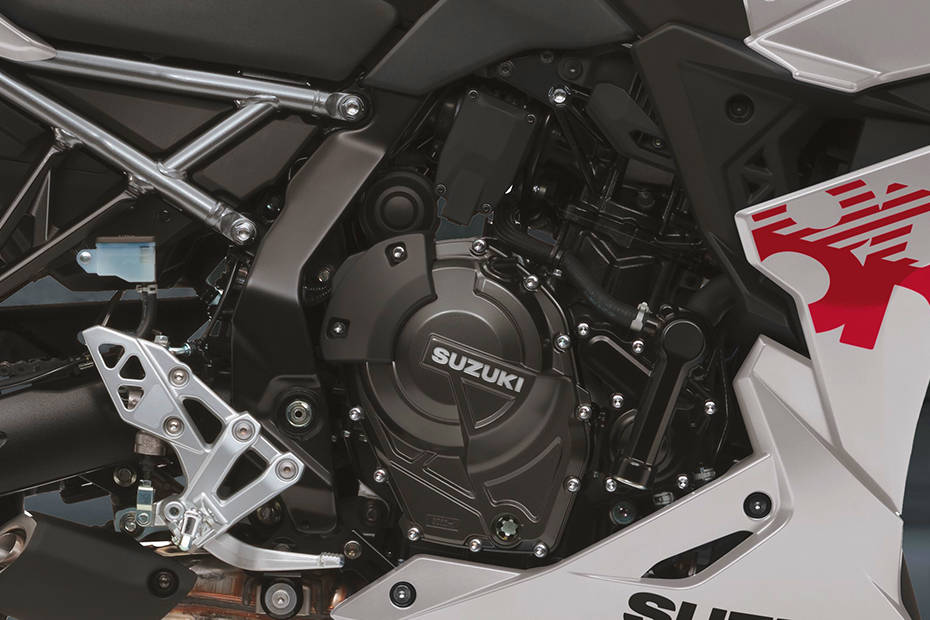 Suzuki GSX-8R Engine