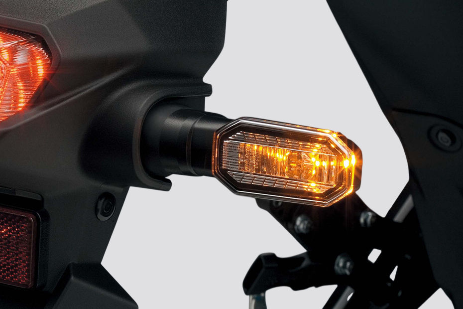 Suzuki GSX-8S image 9