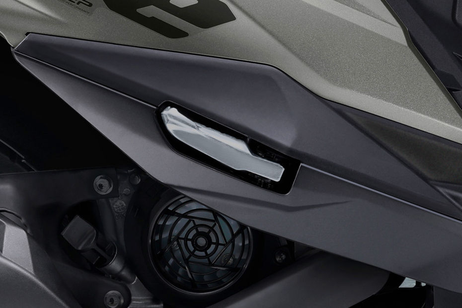 Suzuki Avenis image 5
