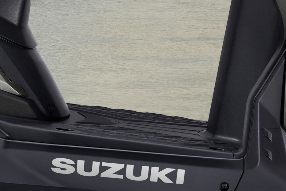 Suzuki Avenis image 8