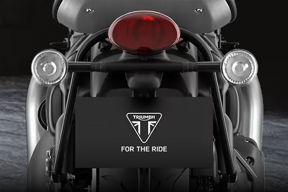 Triumph Bonneville Bobber image 11
