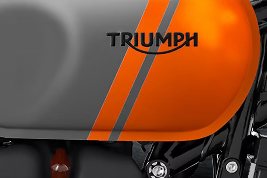 Triumph Bonneville Bobber image 12