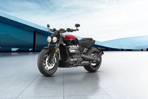 Triumph Rocket R On road Price, Specifications, Weight, Range