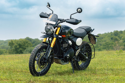 ट्रायंफ स्क्रैंबलर 400 एक्ससी Front Left Quarter View