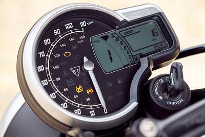 Triumph Speed T4 रफ़्तार मीटर