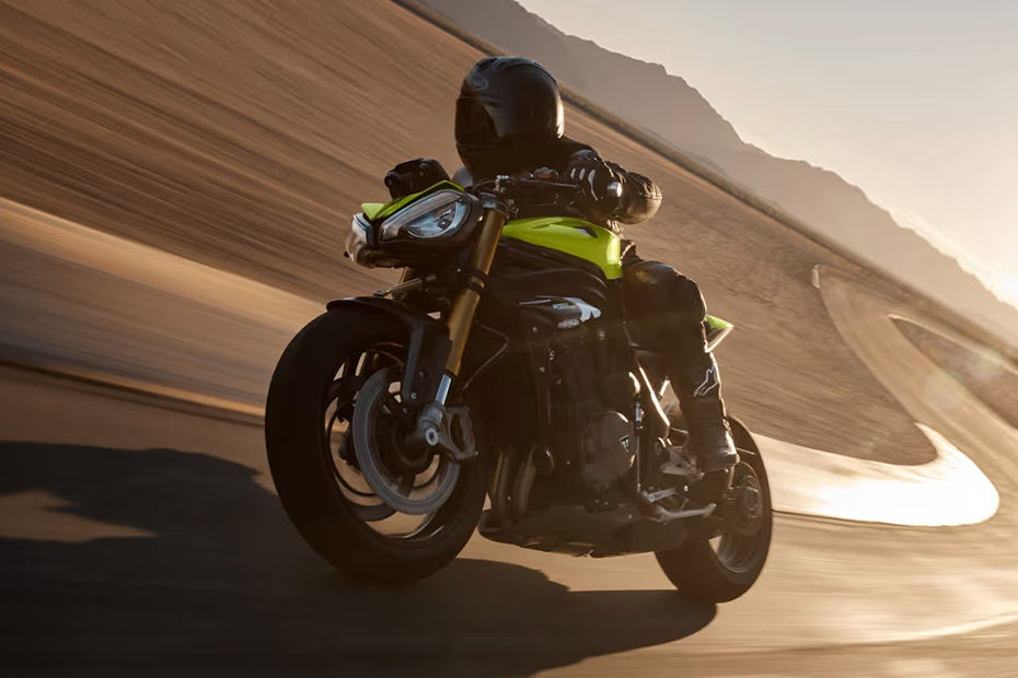 Triumph Speed Triple 1200 image 11