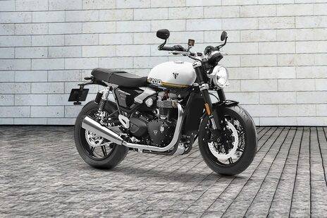 Triumph Speed Twin 1200 एसटीडी