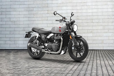 ट्रायंफ स्पीड ट्विन 900 Front Right Quarter View