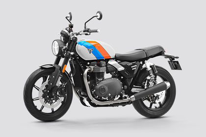 Triumph Speed Twin 900 Front Left Quarter View Triumph Speed Twin 900 Front Left Quarter View