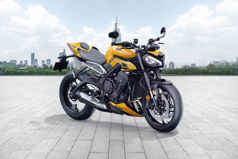 Triumph Street Triple RS Cosmic Yellow