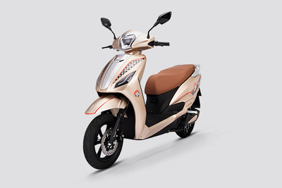 Tunwal Storm XL Front Left Quarter View