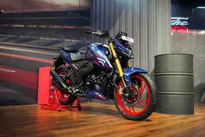TVS Apache RTR 200 4V TFT with Map Mirroring TVS Apache RTR 200 4V TFT with Map Mirroring