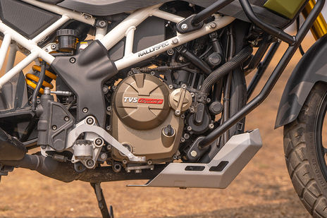 TVS Apache RTX 300 image 20