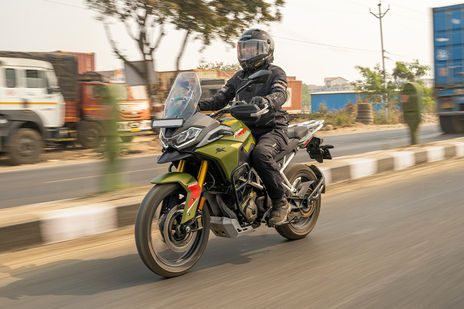 TVS Apache RTX 300 image 74