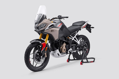 TVS Apache RTX 300 Front Left Quarter View TVS Apache RTX 300 Front Left Quarter View