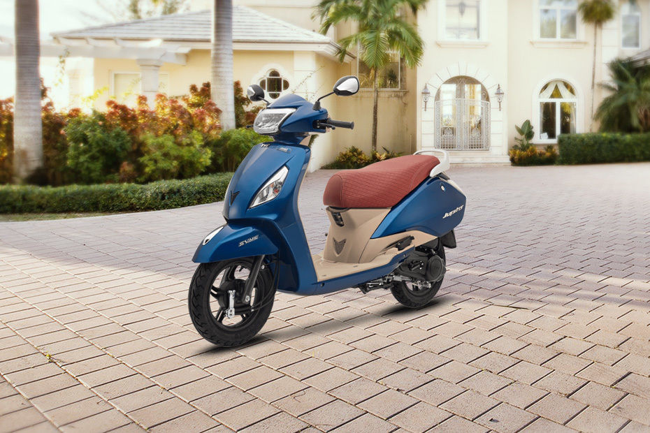 TVS Jupiter Grande Front Left Quarter View Image - BikeDekho