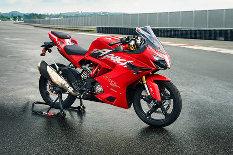 TVS Apache RR 310 Red With Quickshifter