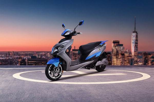 Ujaas eGo T3 Front Left Quarter View
