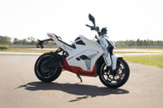 Ultraviolette F77 SuperStreet कलर्स
