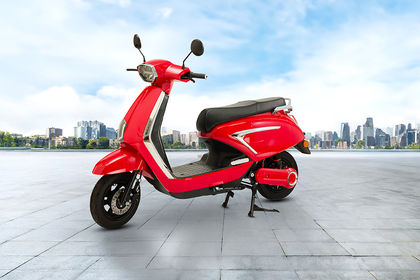 Vegh S25 Front Left Quarter View