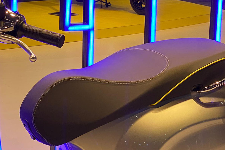 Vespa Electric Scooter image 5