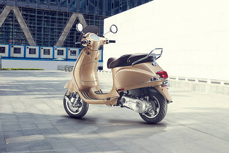 Vespa Elegante 150 Rear Left View