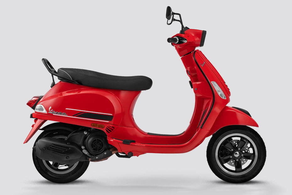 https://cdn.bikedekho.com/processedimages/vespa/vespa-s/source/vespa-s6ae1db02f3e7e.jpg