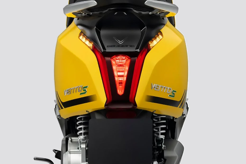 VinFast Vento S image 7