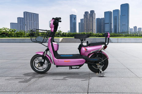 https://cdn.bikedekho.com/processedimages/warivo-motor/smarty/640X309/smarty60f8fcc0aa690.jpg