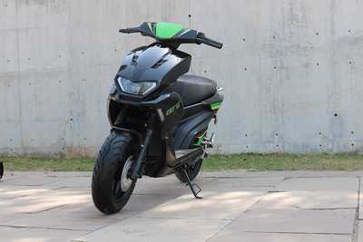 White Carbon Motors GT5 Front Left Quarter View