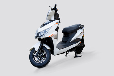 याकुजा न्यू Front Left Quarter View