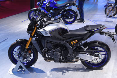 Yamaha MT-09 Left Side View