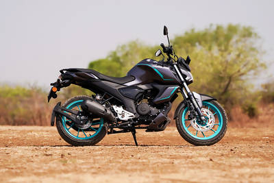 2025 Yamaha FZ-S Fi दाईं ओर का दृश्य