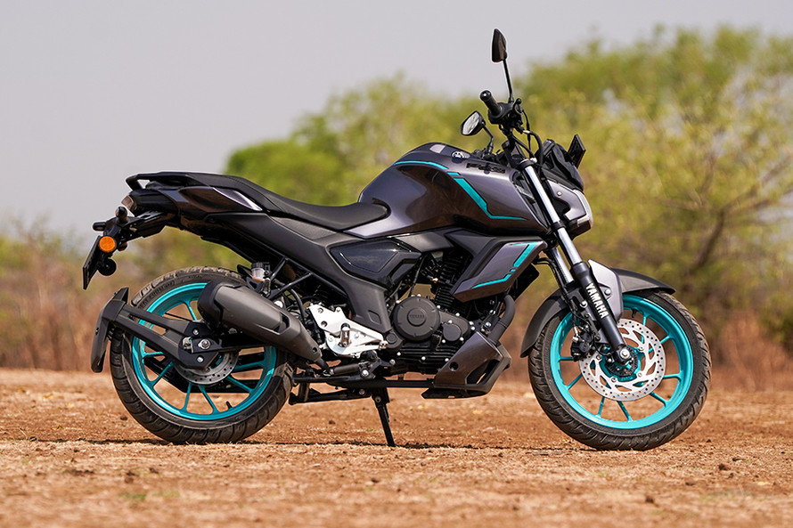 2025 यामाहा एफजेड-एस एफआई Side Profile View (Right)