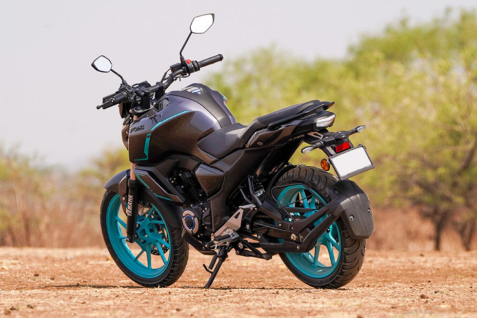 Yamaha FZ S FI image 5